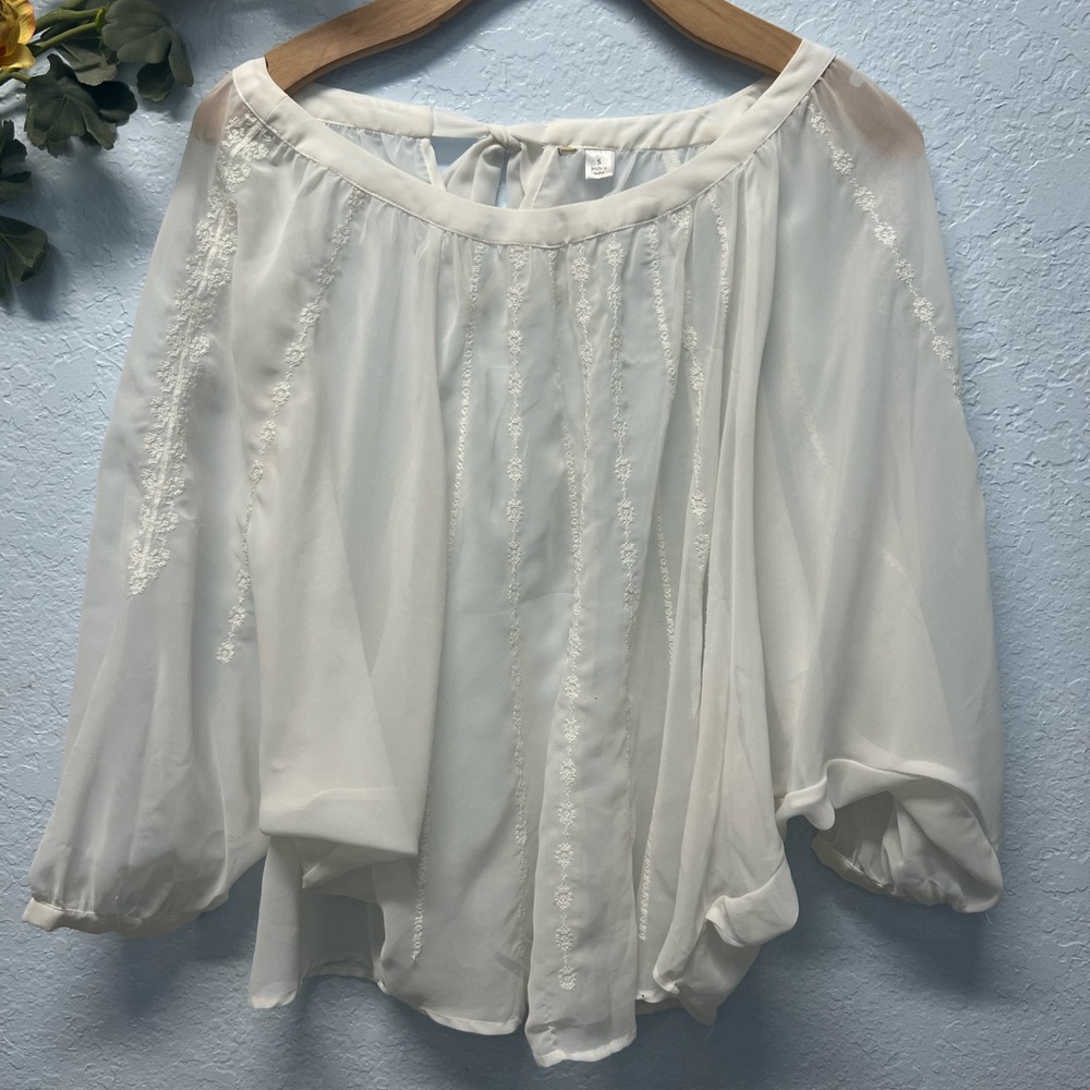 Lauren Conrad beautiful Embroidered sheer blouse size small